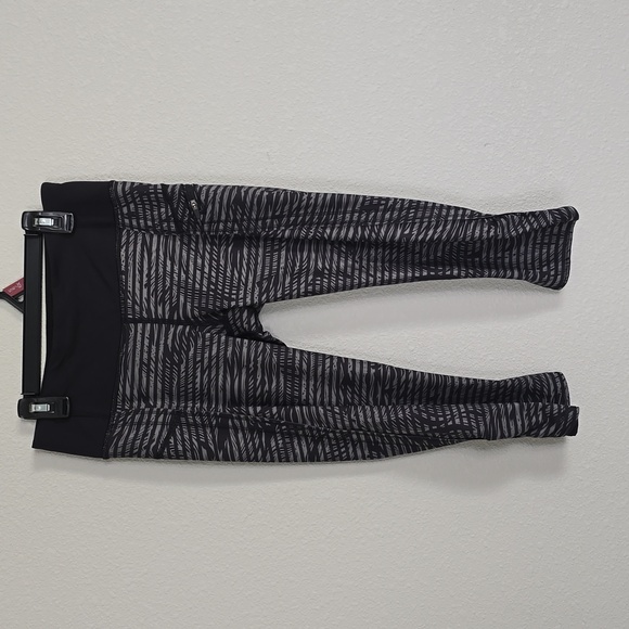 Lululemon size 4 - Picture 3 of 4